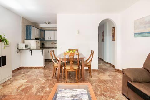 Apartamento Playa Maria Con Parking フエンヒロラ エクステリア 写真